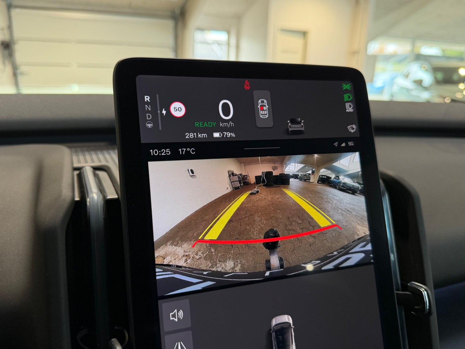 Grå Volvo EX30 fra 2024