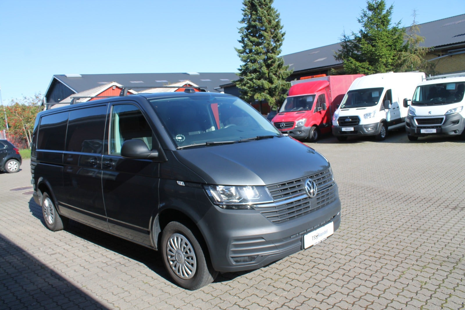 Sort VW Transporter fra 2020