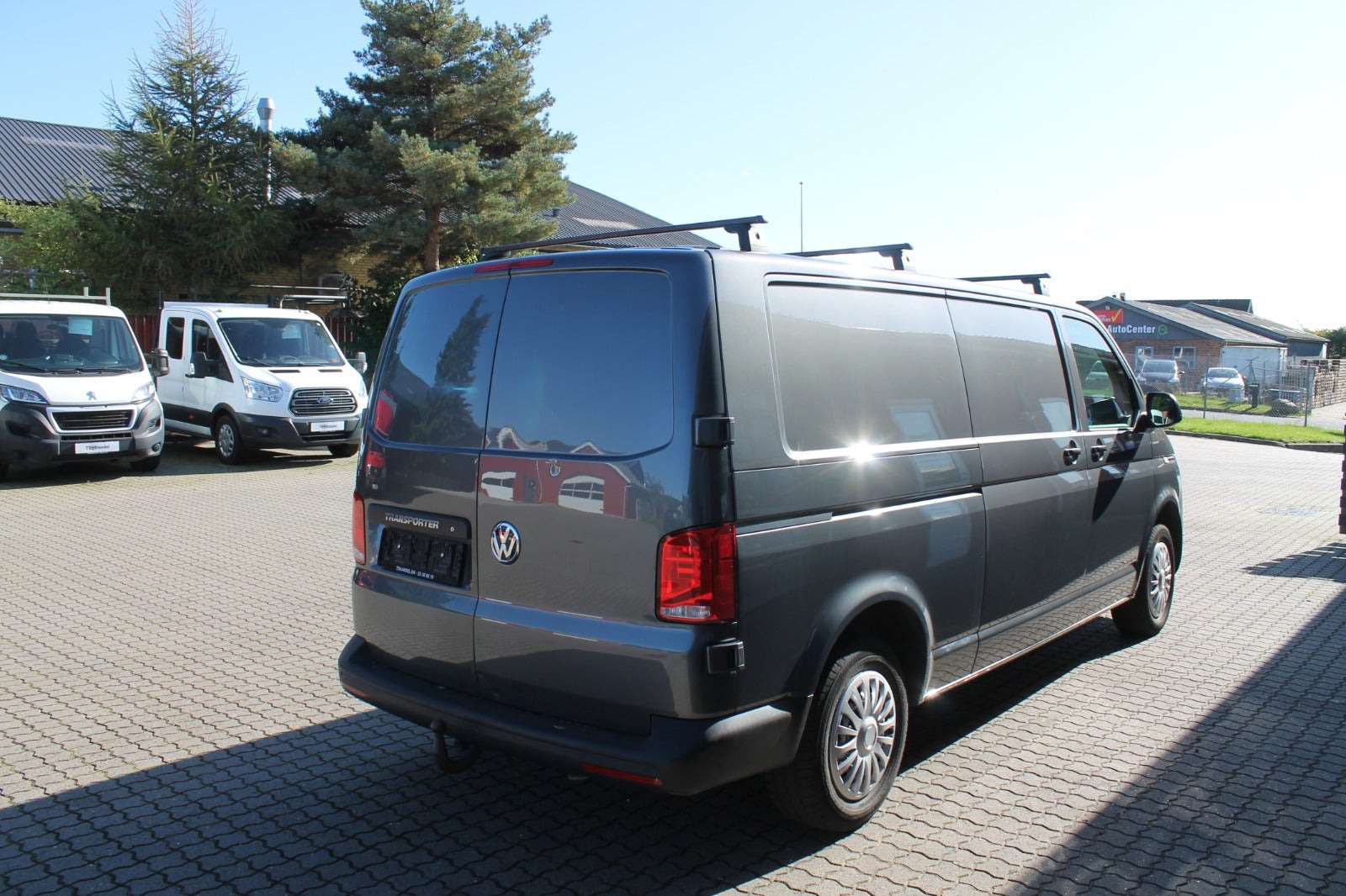 Sort VW Transporter fra 2020