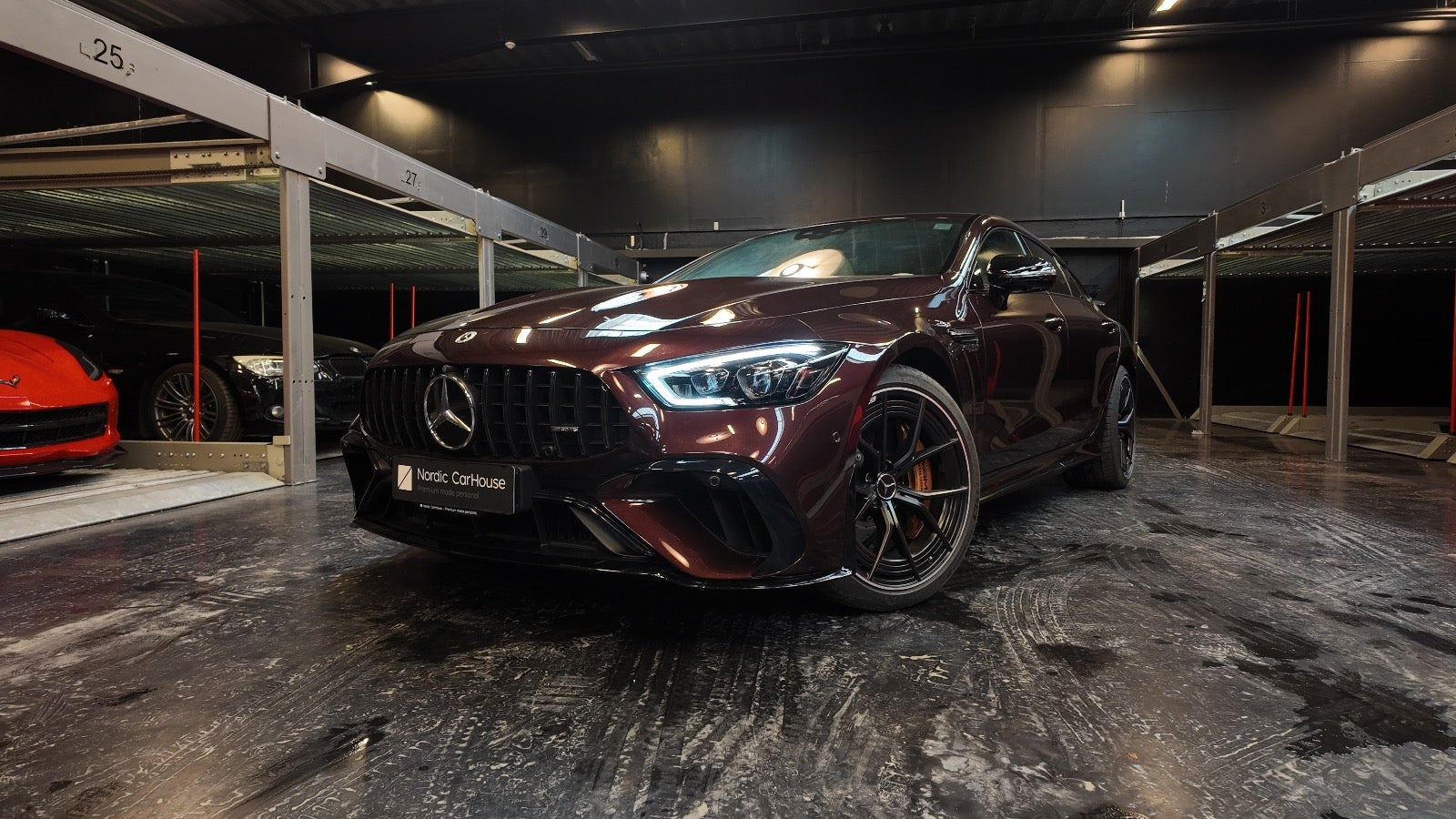 Gul Mercedes AMG GT 63 fra 2023
