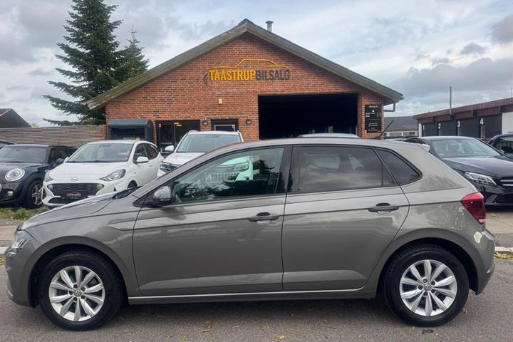 Grå VW Polo fra 2020