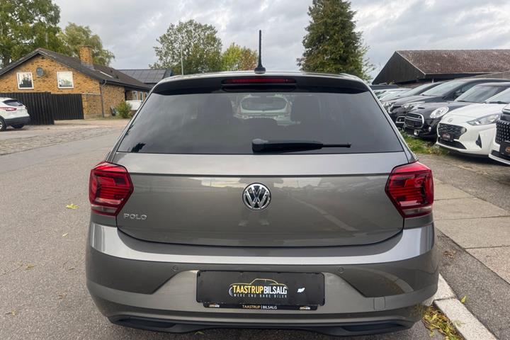 Grå VW Polo fra 2020