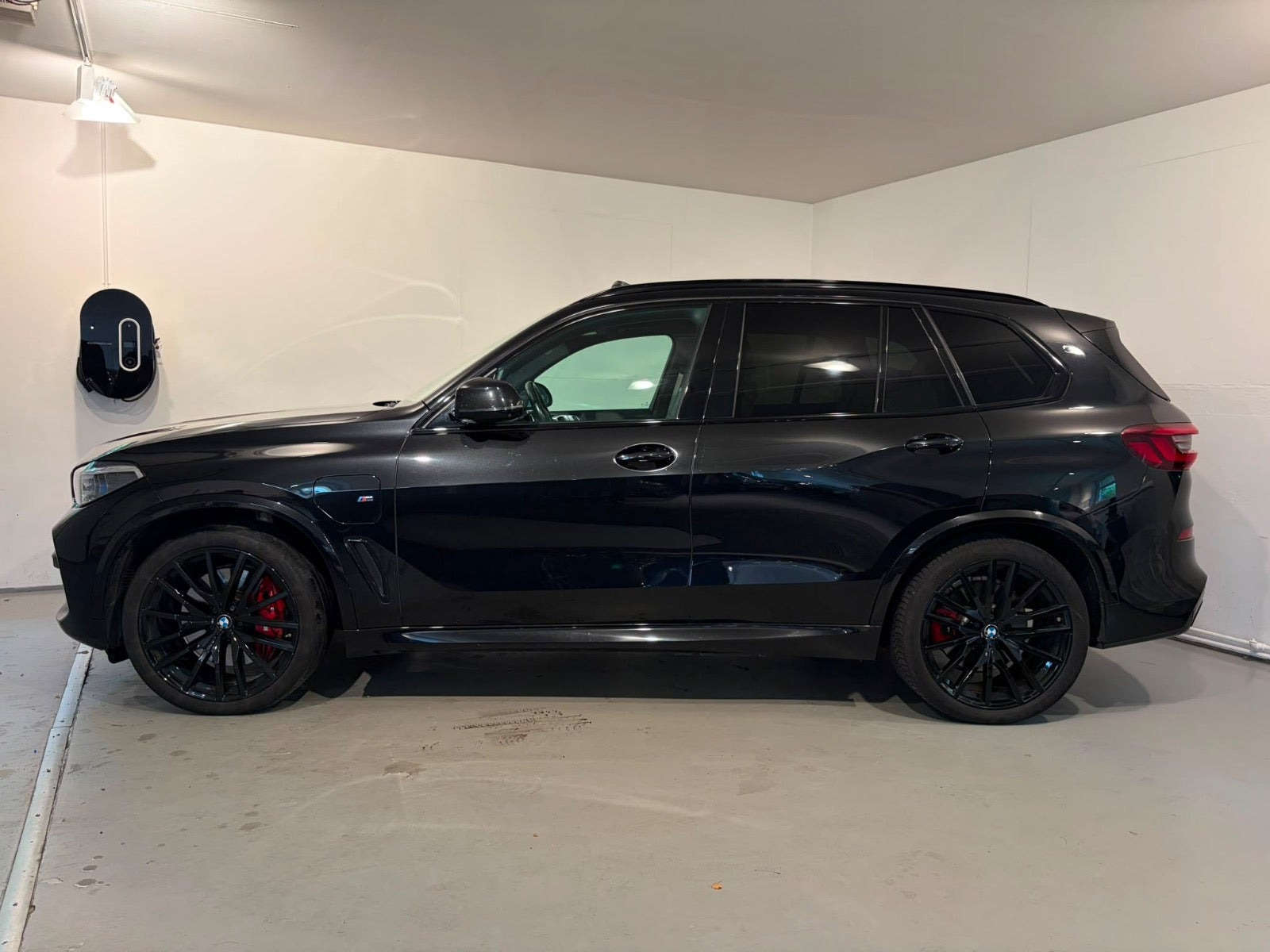 Sort BMW X5 fra 2021
