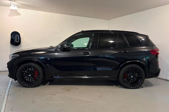 Sort BMW X5 fra 2021