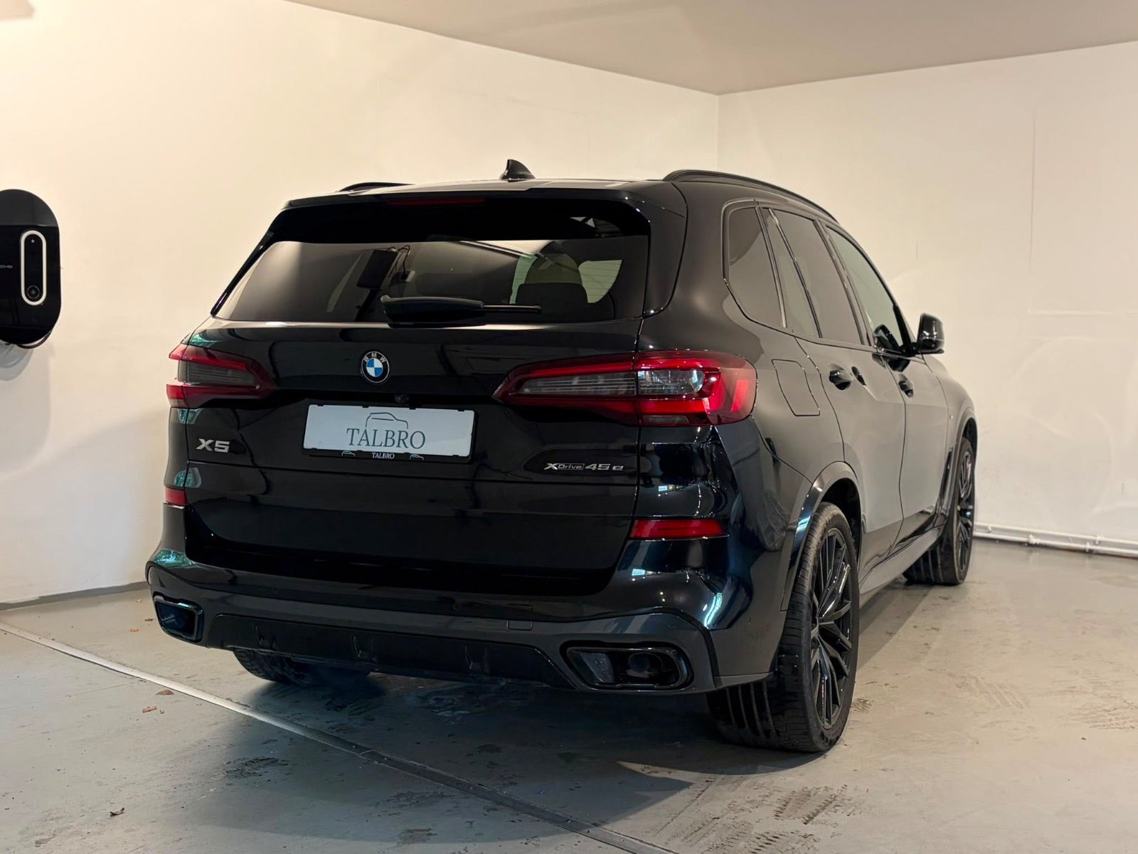 Sort BMW X5 fra 2021