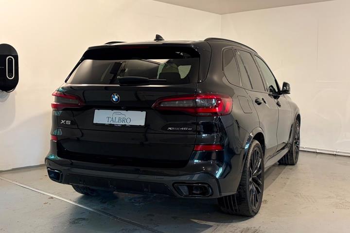 Sort BMW X5 fra 2021