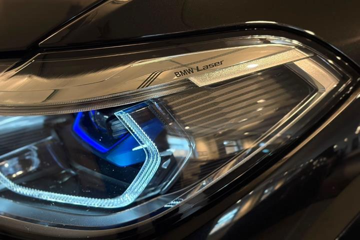 Sort BMW X5 fra 2021