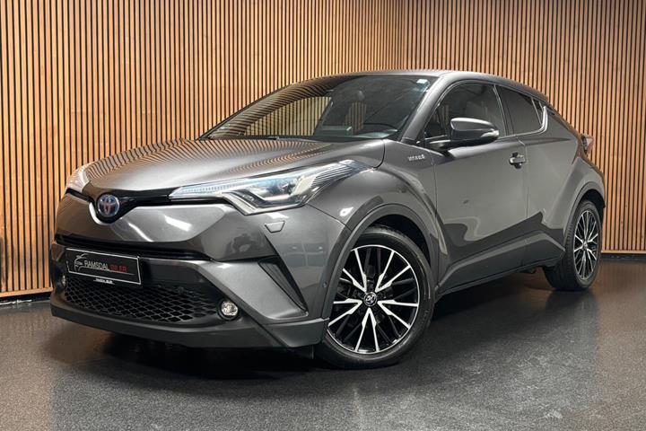 Grå Toyota C-HR fra 2018