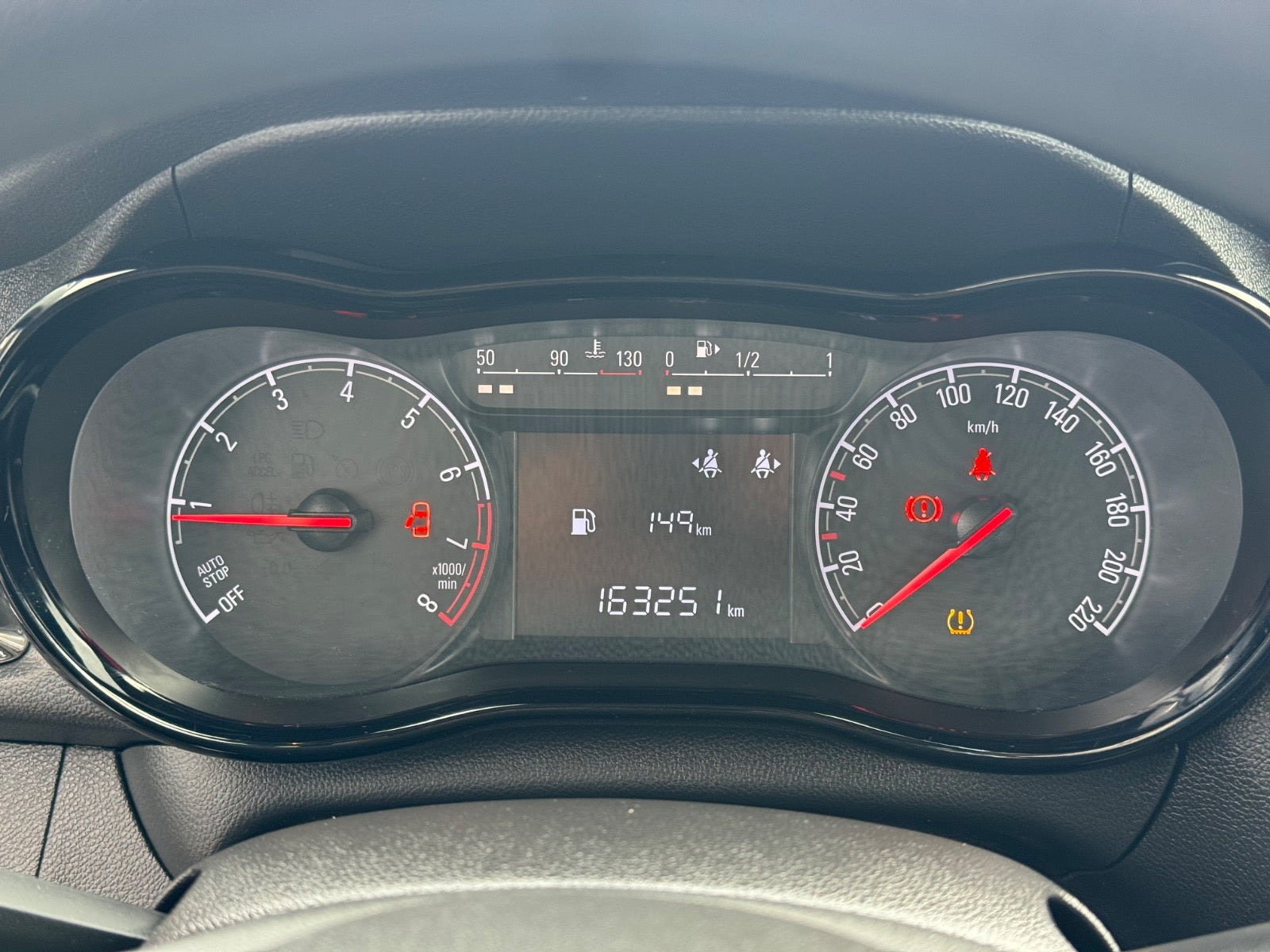 Hvid Opel Karl fra 2017