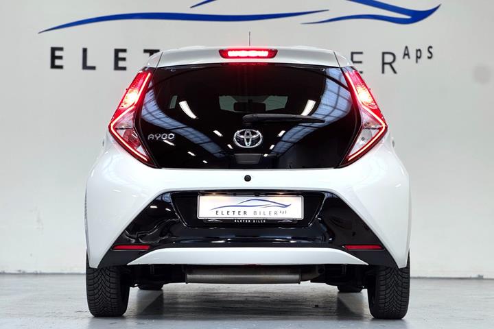 Hvid Toyota Aygo fra 2019
