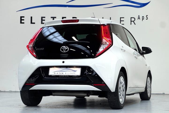 Hvid Toyota Aygo fra 2019