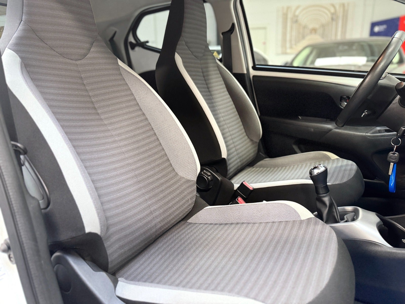 Hvid Toyota Aygo fra 2019