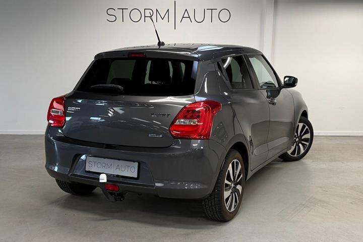 Grå Suzuki Swift fra 2017
