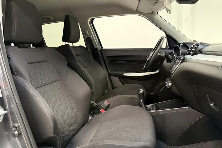Grå Suzuki Swift fra 2017