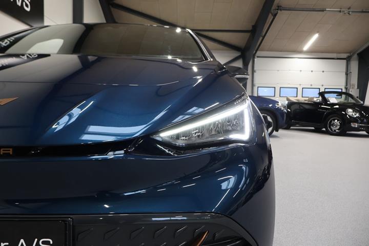 Blå Cupra Born fra 2023