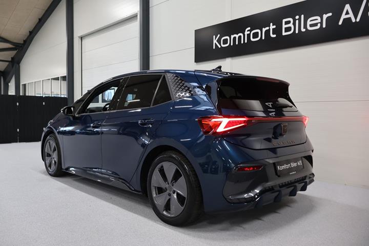 Blå Cupra Born fra 2023