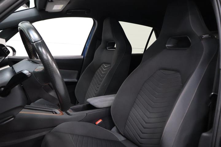 Blå Cupra Born fra 2023