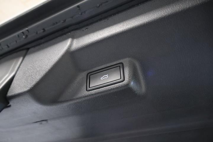 Hvid VW ID.Buzz fra 2023