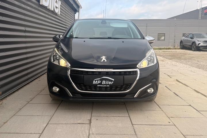 Grå Peugeot 208 fra 2016