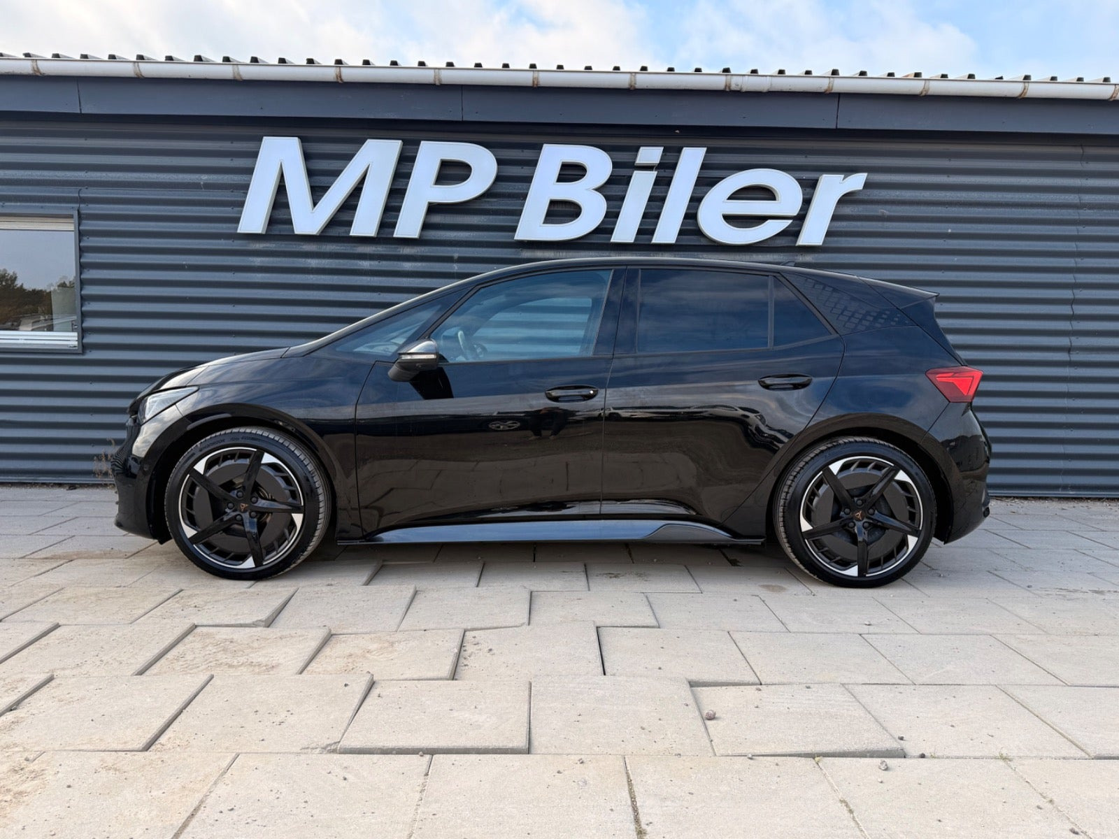 Sort Cupra Born fra 2025