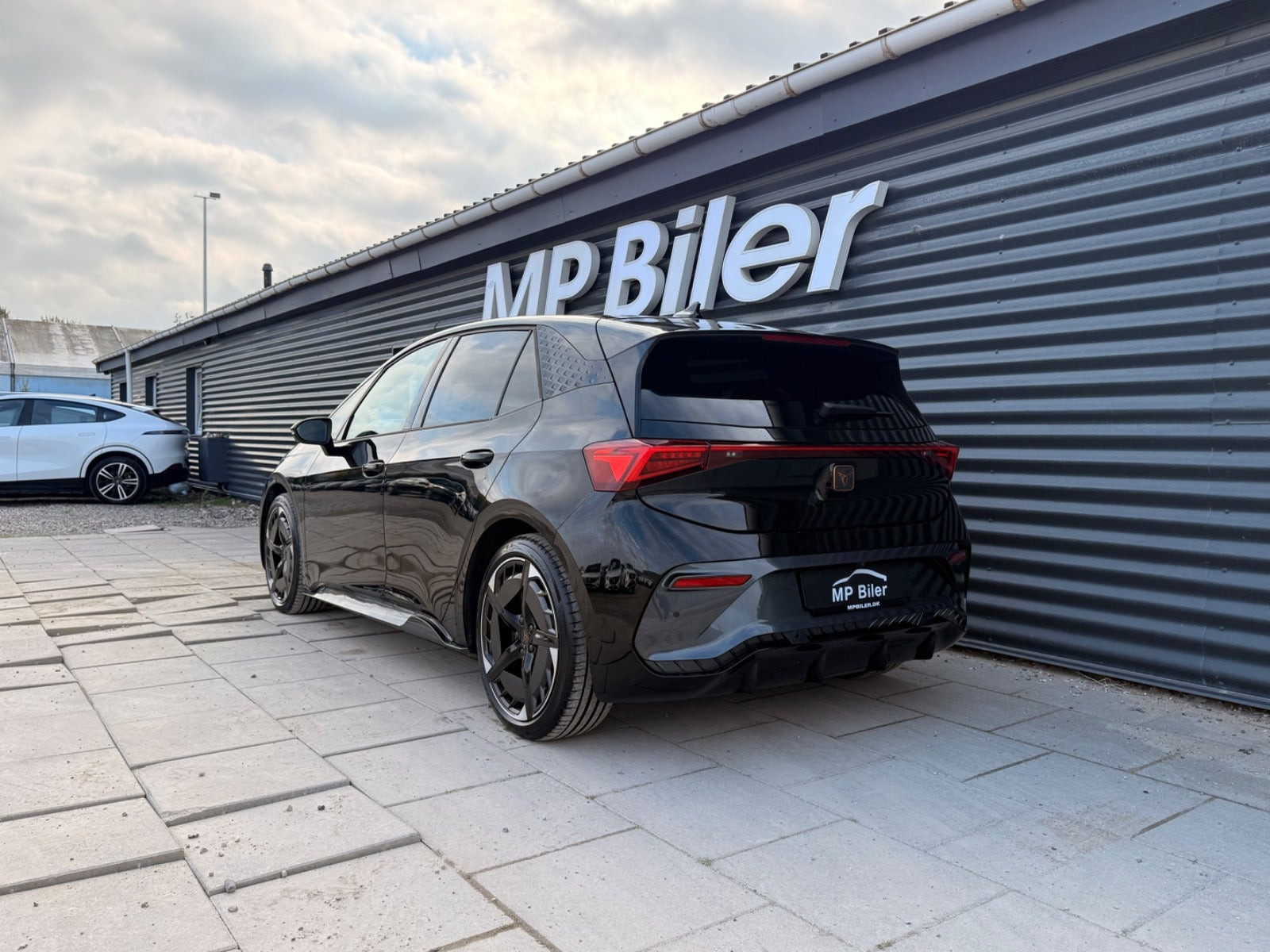 Sort Cupra Born fra 2025
