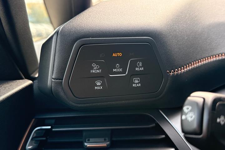 Sort Cupra Born fra 2025