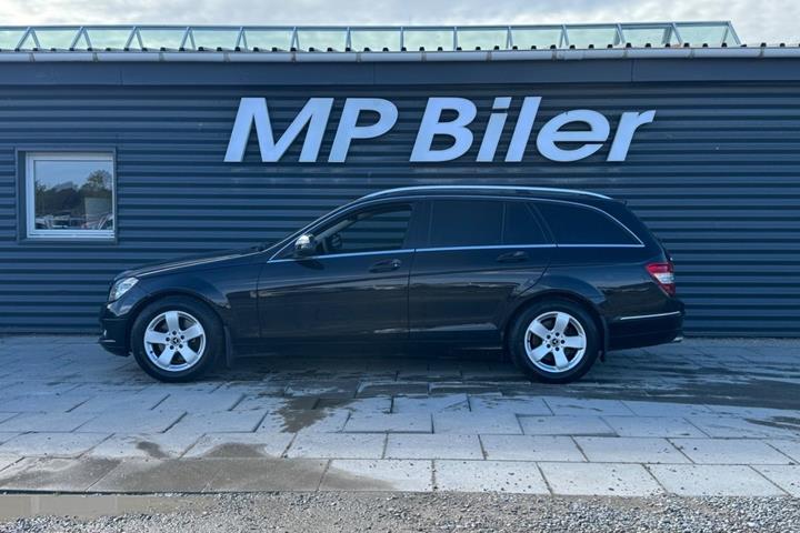 Sort Mercedes C320 fra 2008