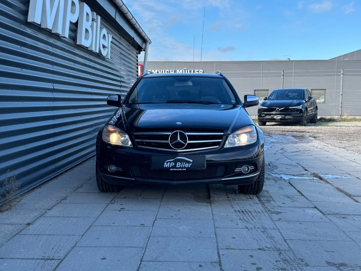 Sort Mercedes C320 fra 2008