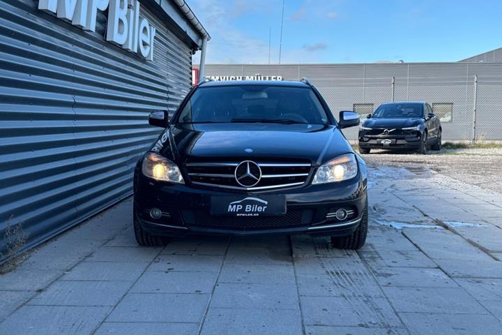 Sort Mercedes C320 fra 2008