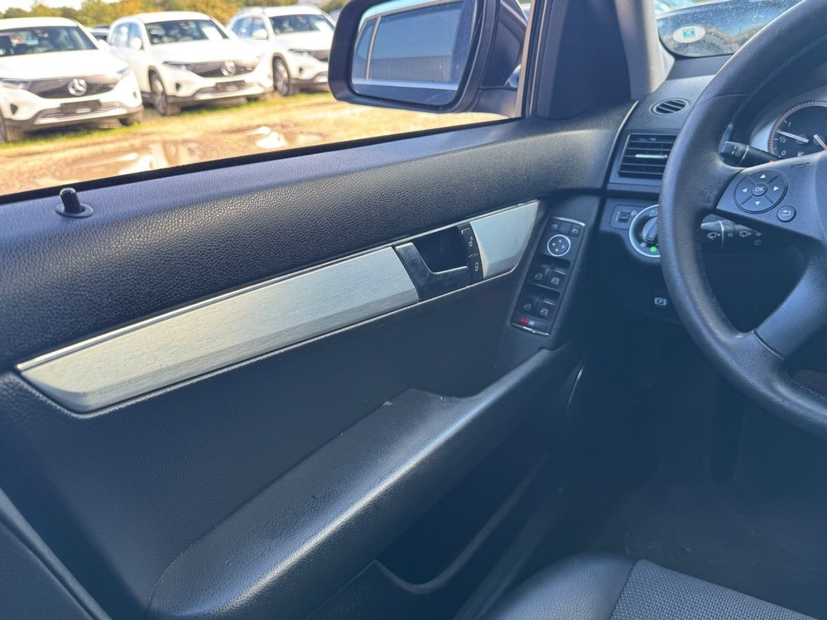 Sort Mercedes C320 fra 2008