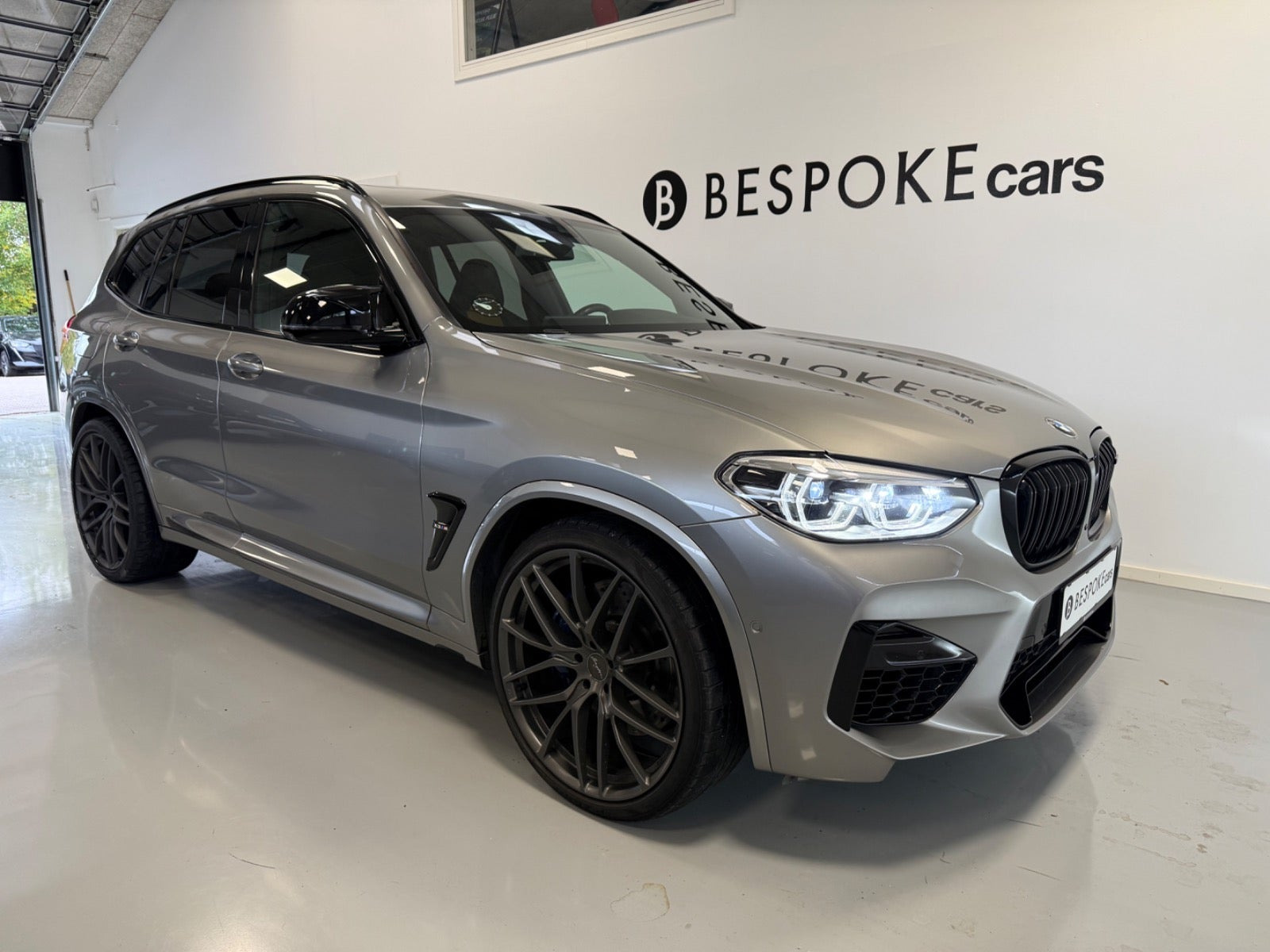Grå BMW X3 fra 2019