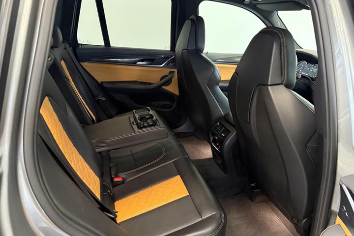 Grå BMW X3 fra 2019