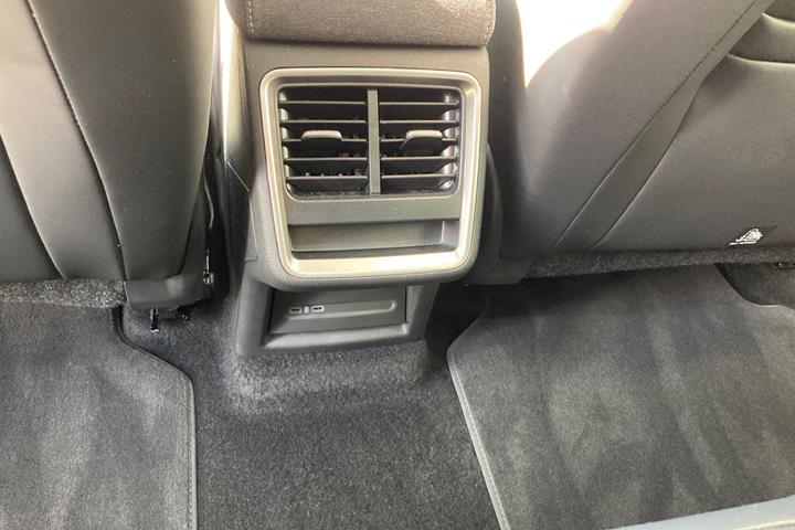 Grå Skoda Elroq fra 2027