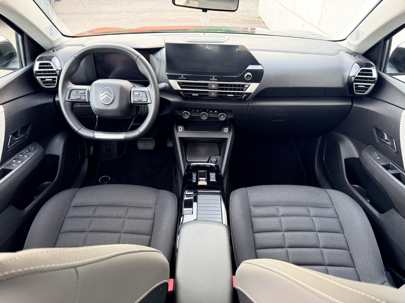 Blå Citroën ë-C4 X fra 2025
