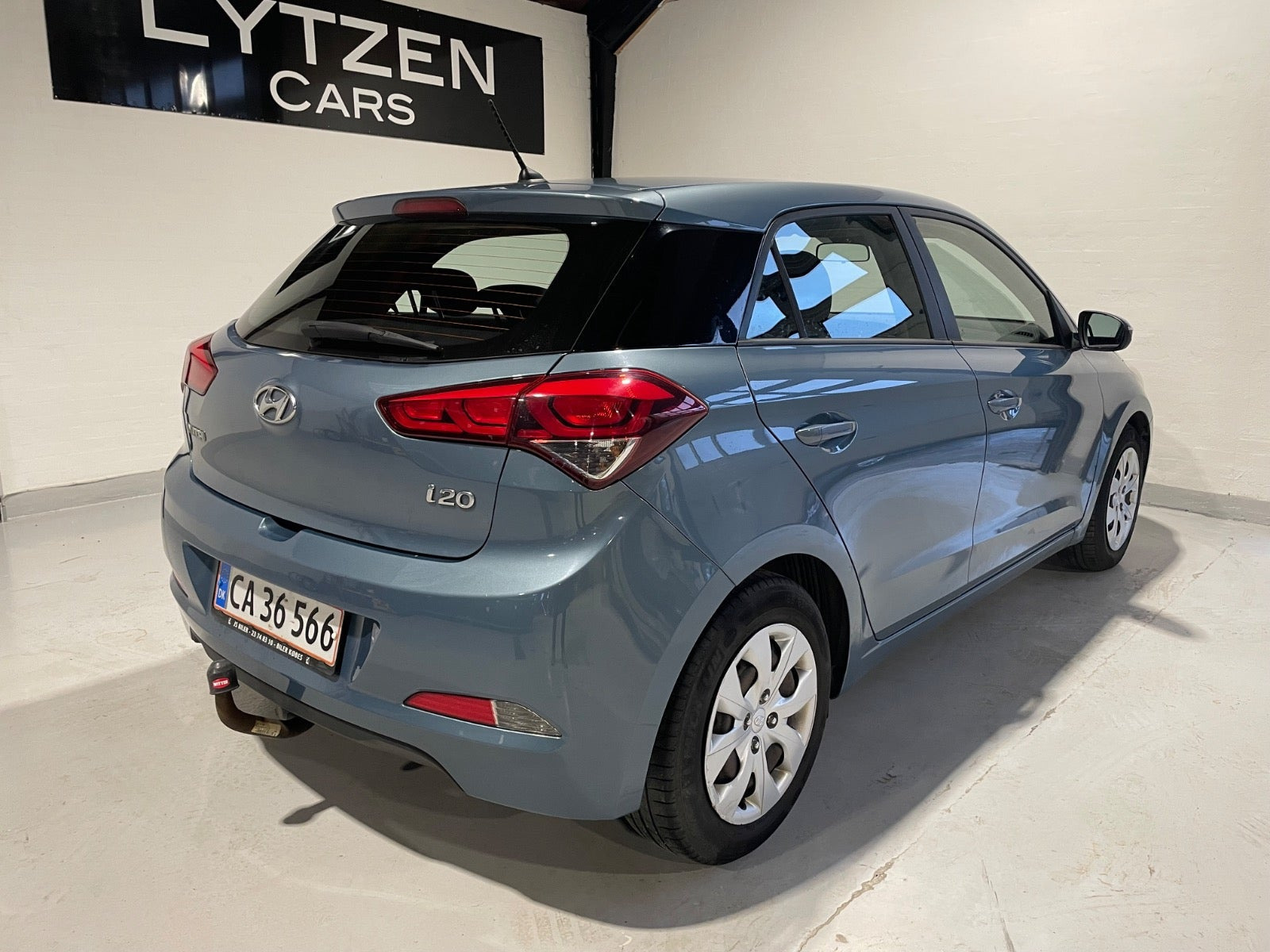 Blå Hyundai i20 fra 2017