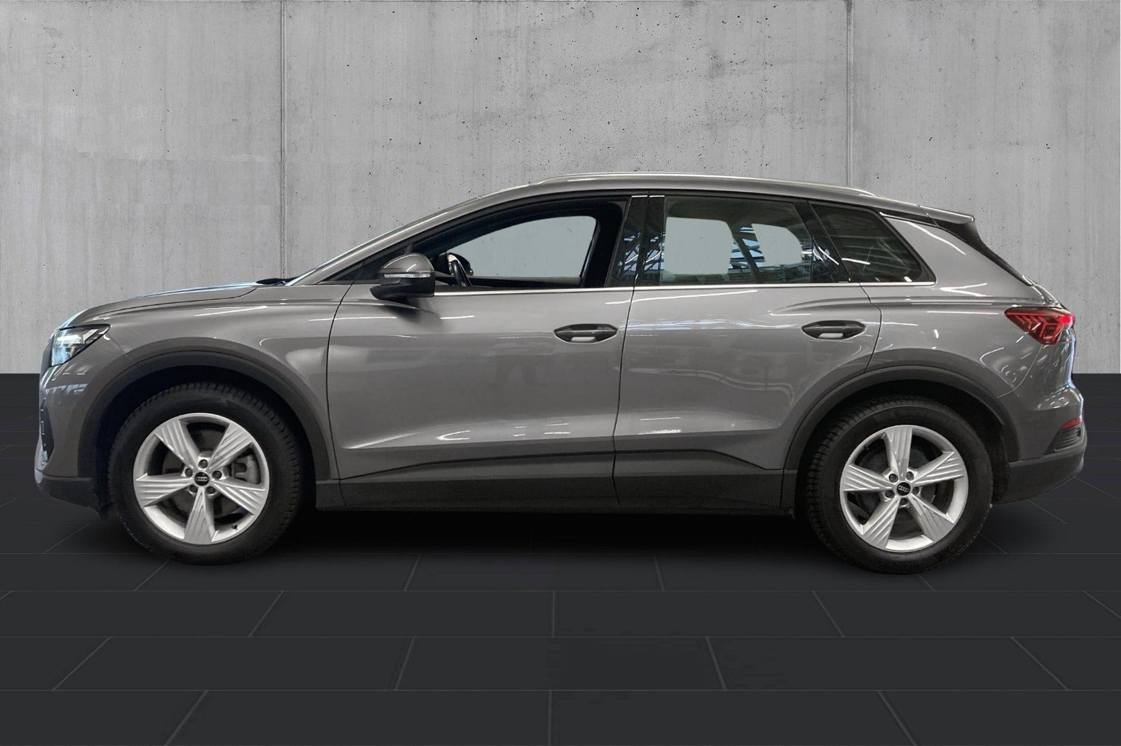 undefined Audi Q4 e-tron fra 2024
