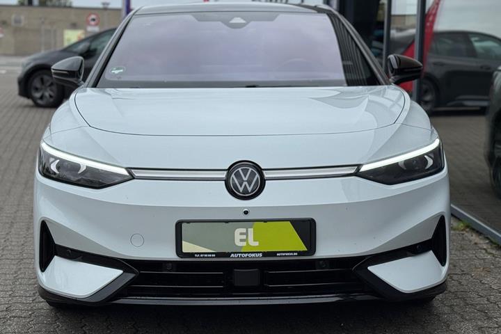 Hvid VW ID.7 fra 2025