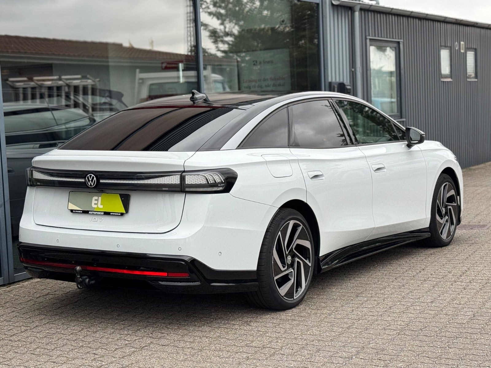Hvid VW ID.7 fra 2025