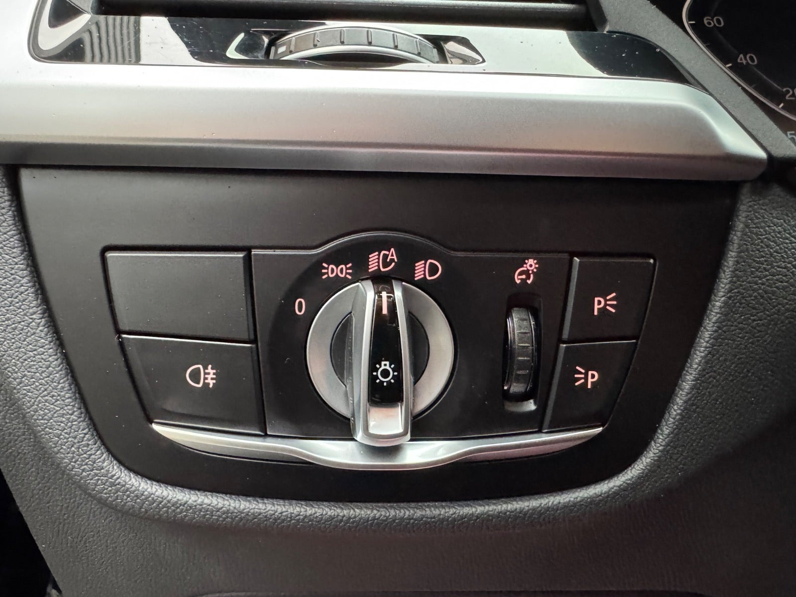 Blå BMW iX3 fra 2021