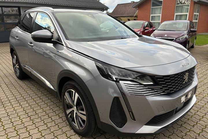 Grå Peugeot 3008 fra 2021