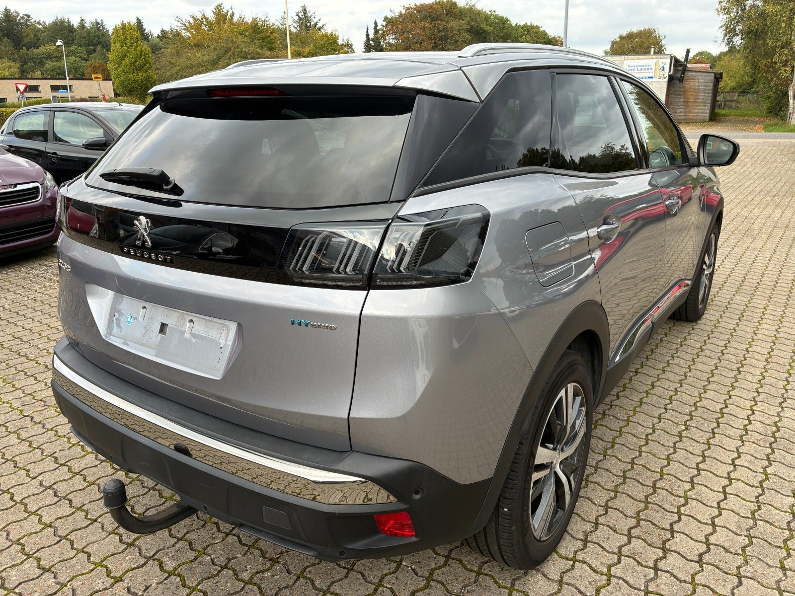 Grå Peugeot 3008 fra 2021