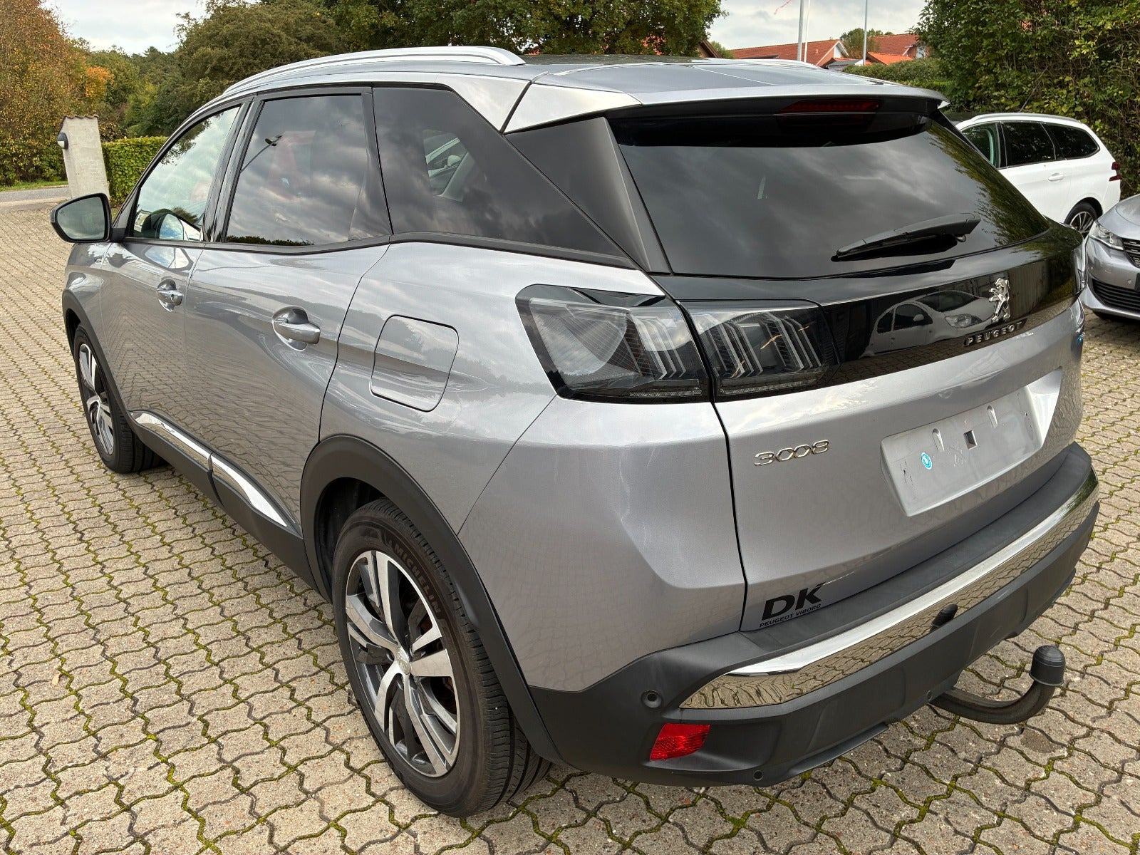 Grå Peugeot 3008 fra 2021