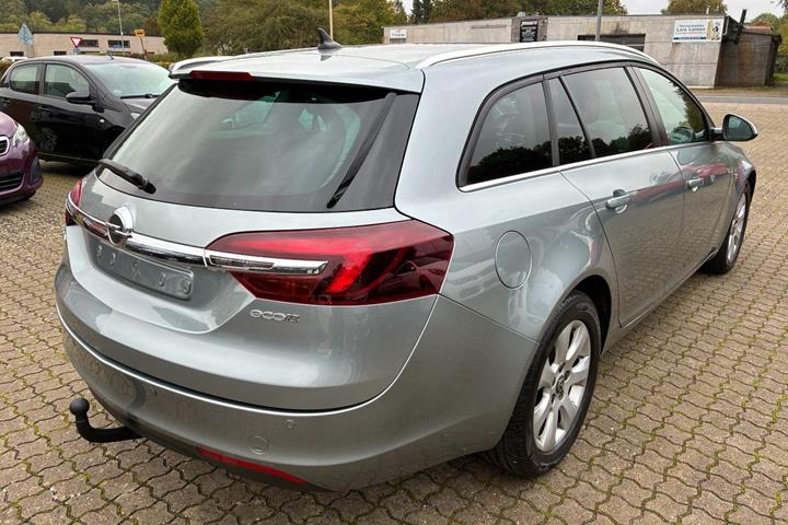 Grå Opel Insignia fra 2014