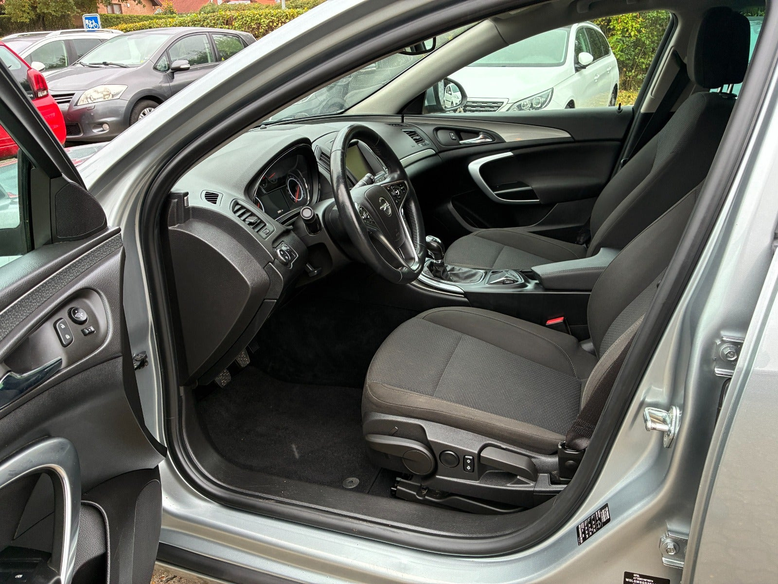 Grå Opel Insignia fra 2014