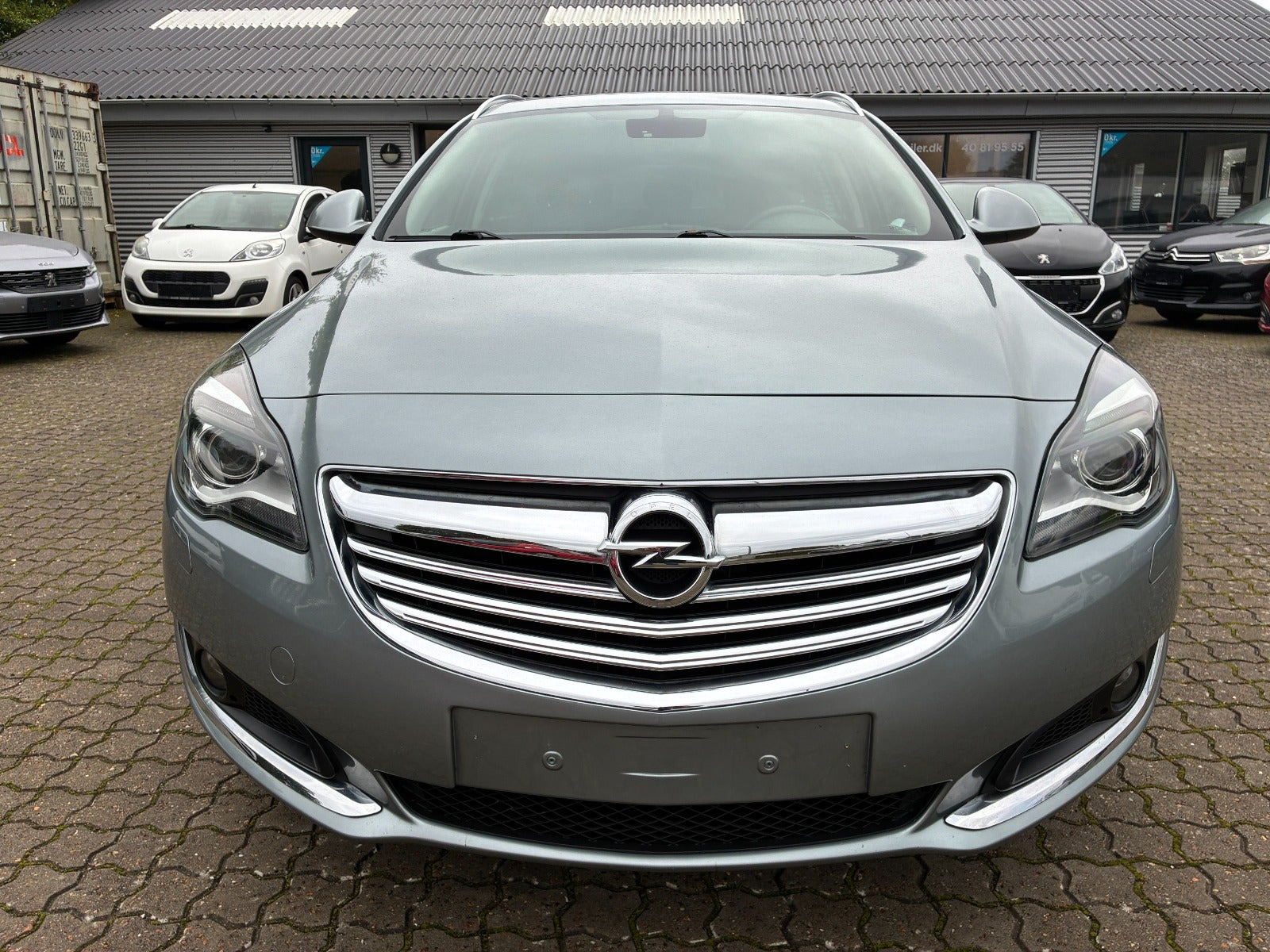 Grå Opel Insignia fra 2014