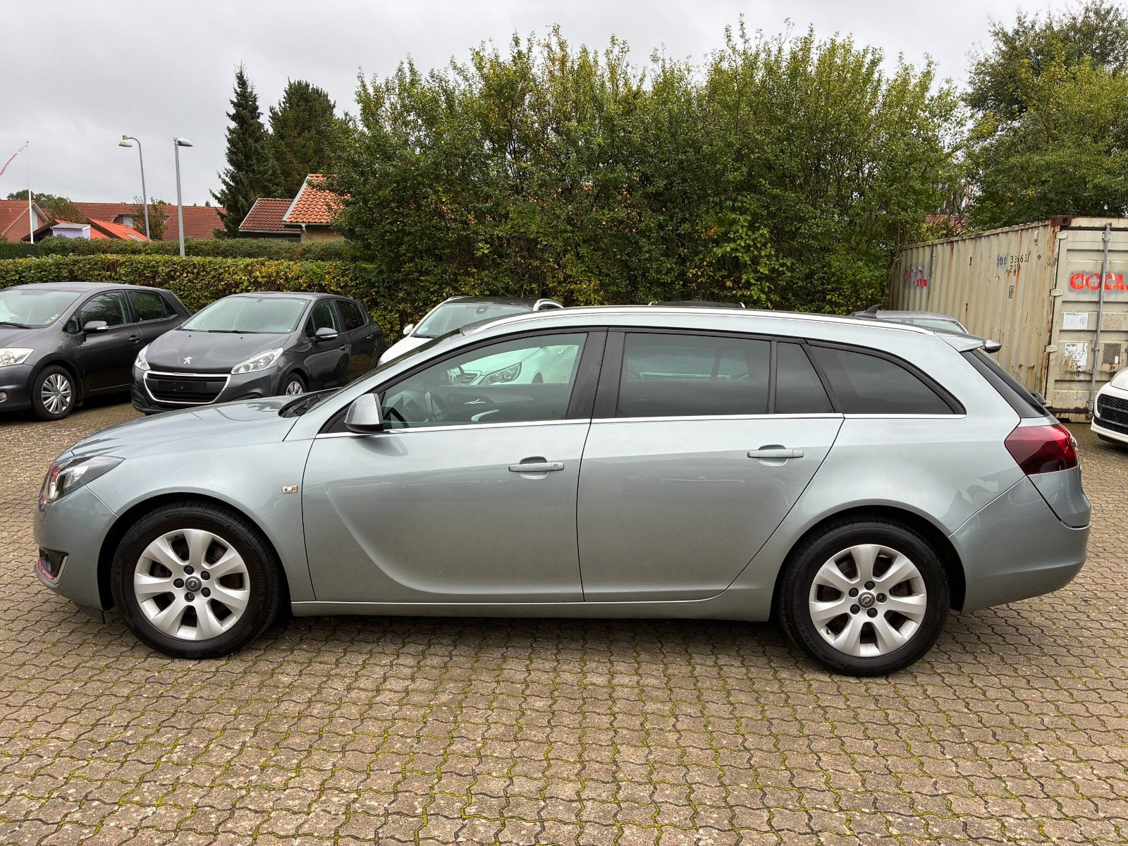 Grå Opel Insignia fra 2014