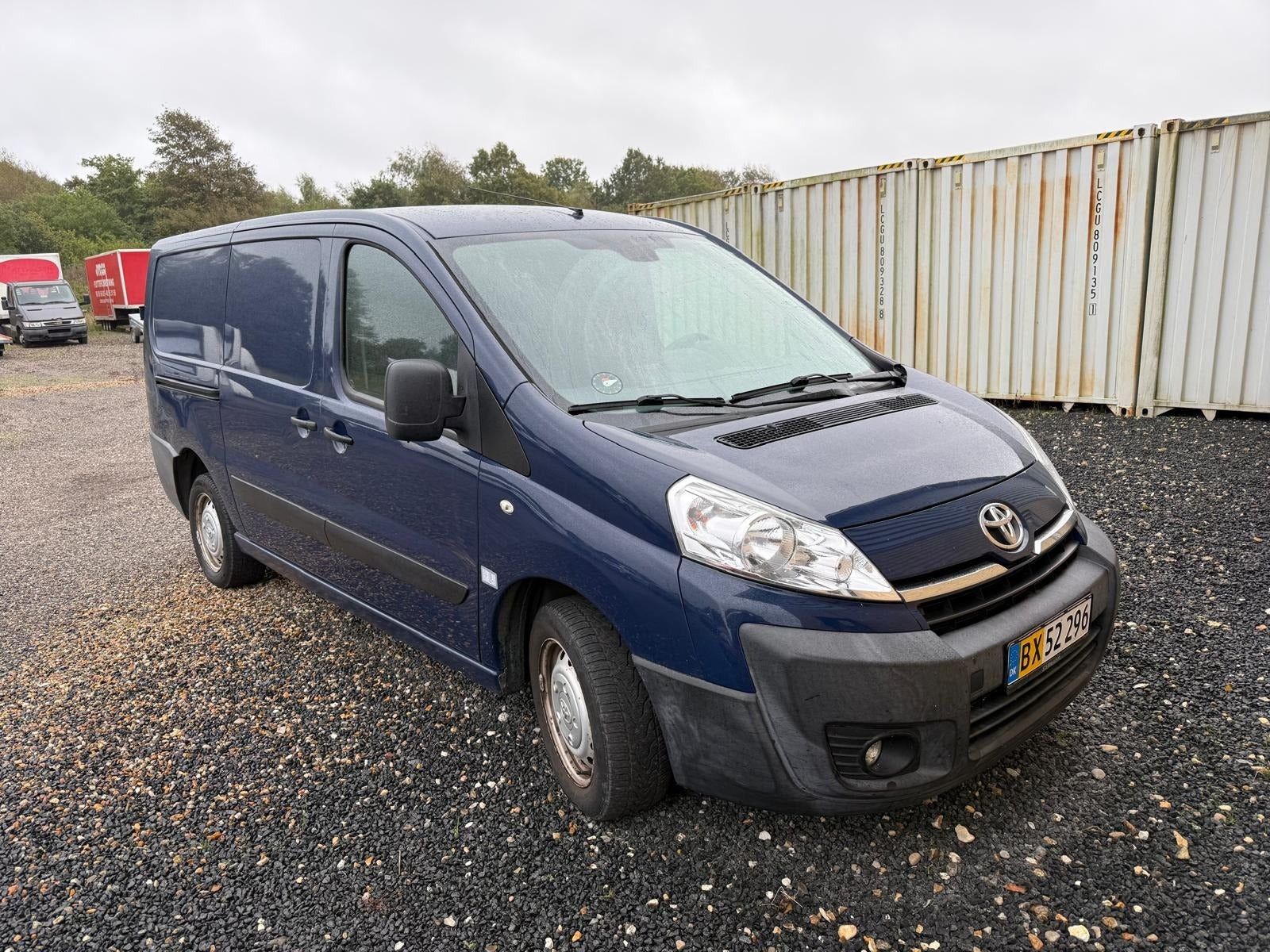 Blå Toyota ProAce fra 2015