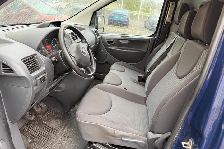 Blå Toyota ProAce fra 2015