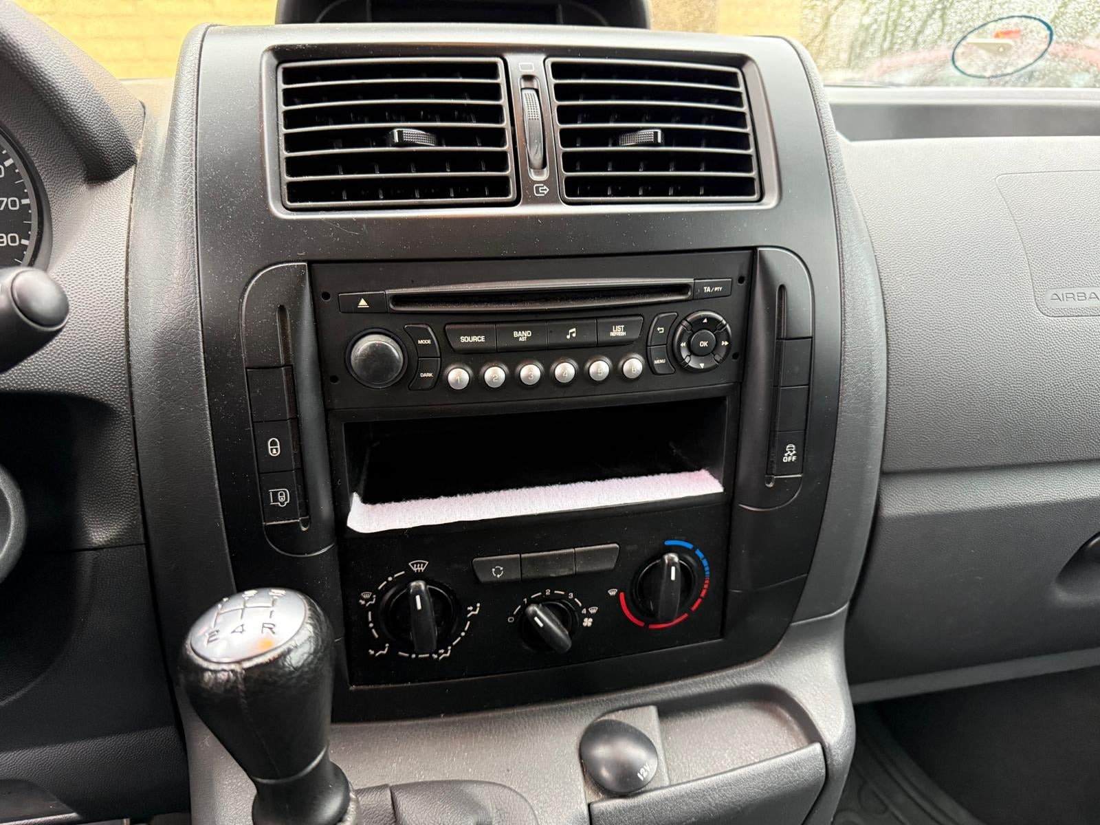 Blå Toyota ProAce fra 2015