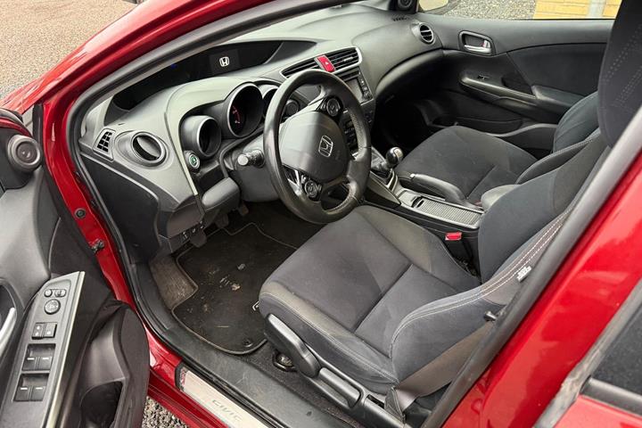 Orange Honda Civic fra 2014